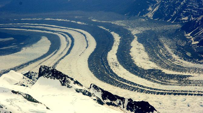 vallata ghiacchiata tra le wrangell mountain