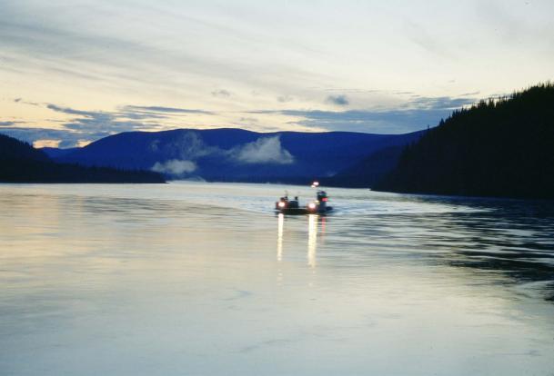 il traghetto sullo Yukon river